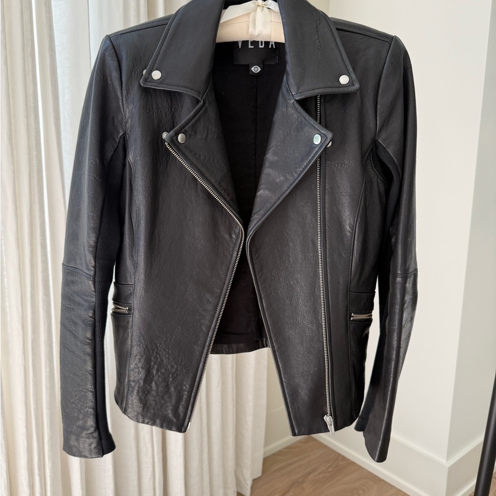Veda Classic Black Leather Jacket